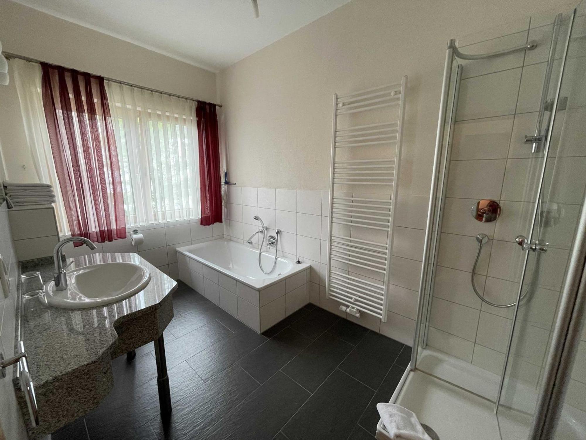 Hotel Zur Mosel Minheim Kültér fotó