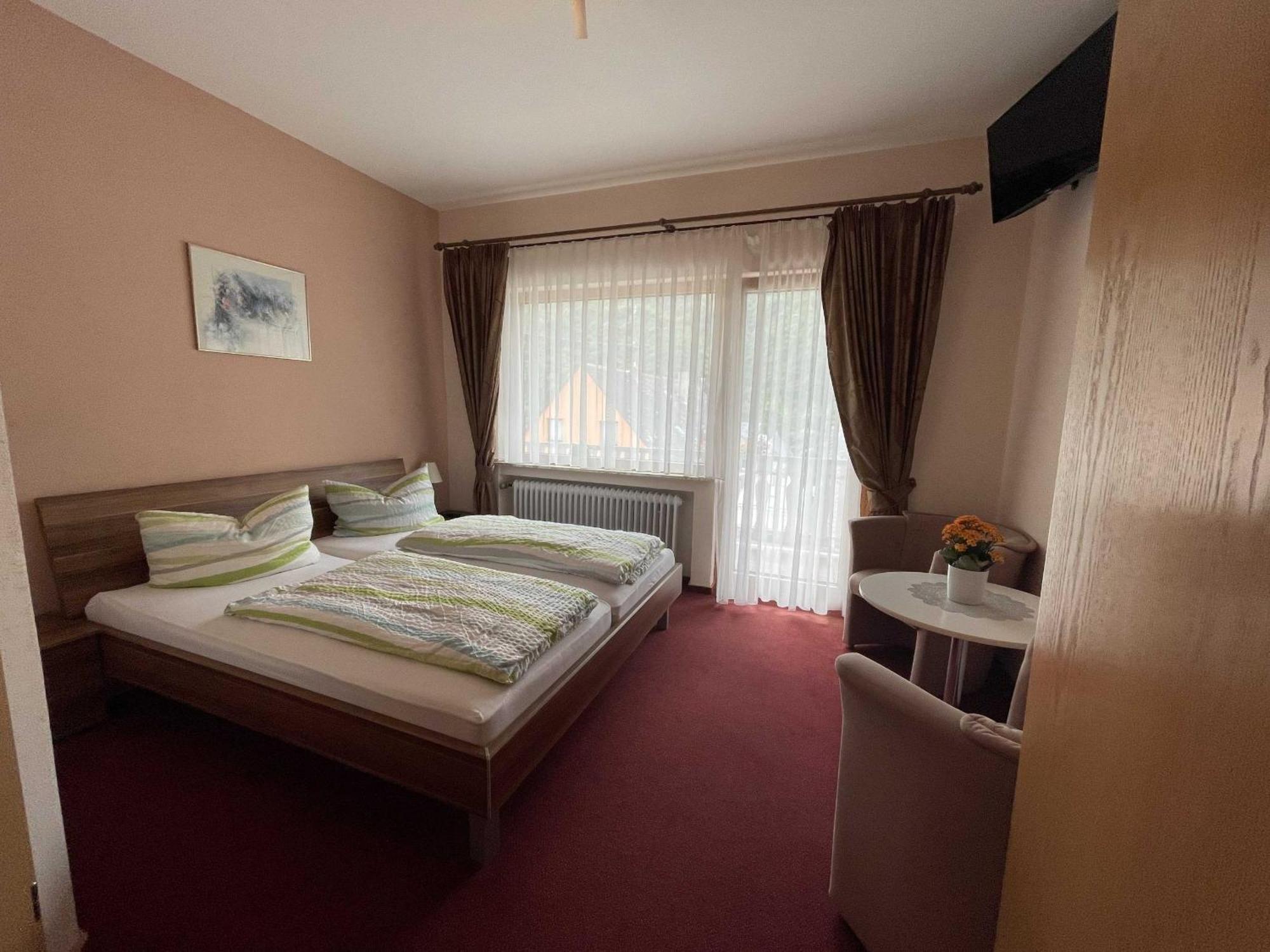 Hotel Zur Mosel Minheim Kültér fotó